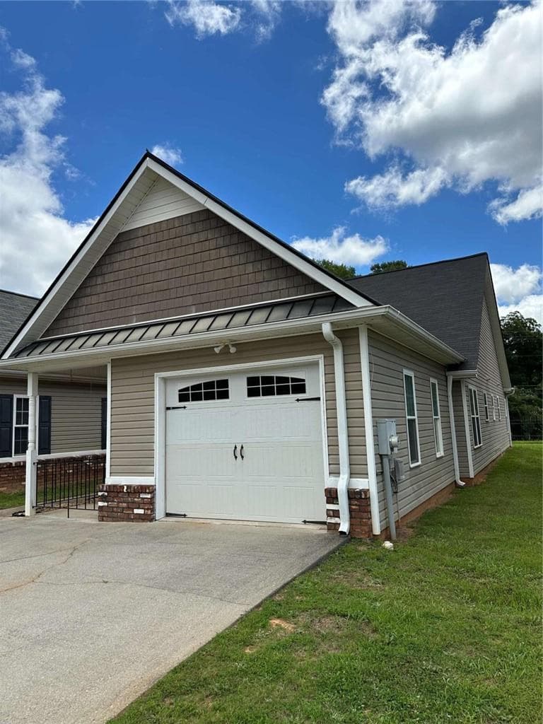 2 bedroom, 2 bathroom, 1,260 sq ft townhouse for sale at 1910 School House Lane, Temple, GA 30179 — photo 3