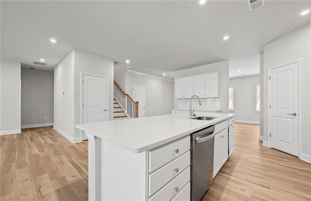 5 bedroom, 3 bathroom, 2,956 sq ft single family residence under contract at 244 Delilah Street, Mcdonough, GA 30252 — photo 6
