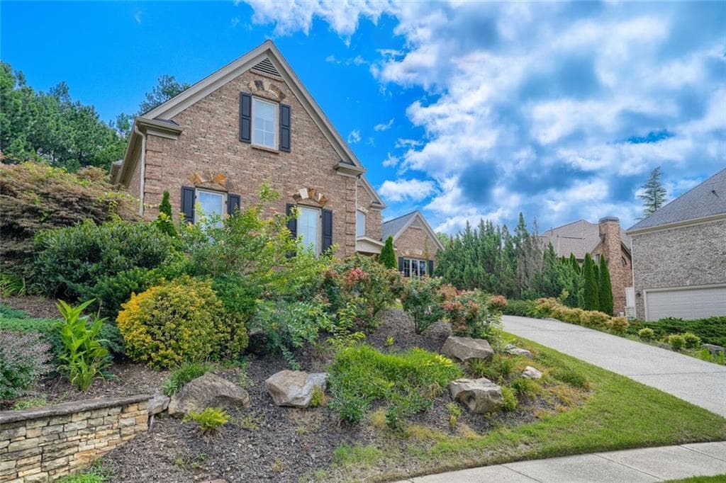5 bedroom, 6 bathroom, 6,296 sq ft single family residence for sale at 2195 Enclave Mill Drive, Dacula, GA 30019 — photo 3