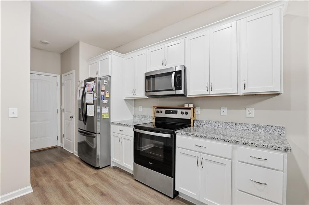 4 bedroom, 4 bathroom, 2,214 sq ft single family residence under contract at 6352 Magnolia Station Drive, Lula, GA 30554 — photo 9