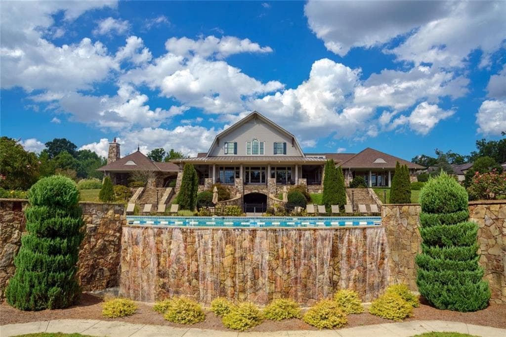 4 bedroom, 3 bathroom, 3,182 sq ft single family residence under contract at 7423 Fireside Lane, Flowery Branch, GA 30542 — photo 3
