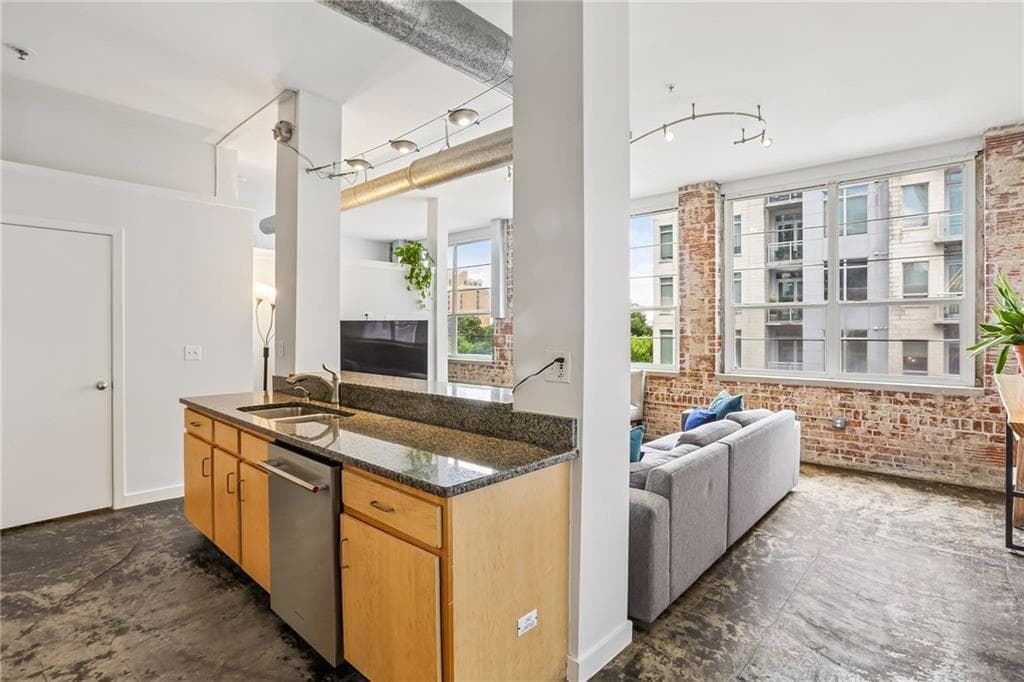 2 bedroom, 1 bathroom, 1,085 sq ft condominium for sale at 800 Peachtree Street 8613, Atlanta, GA 30308 — photo 6