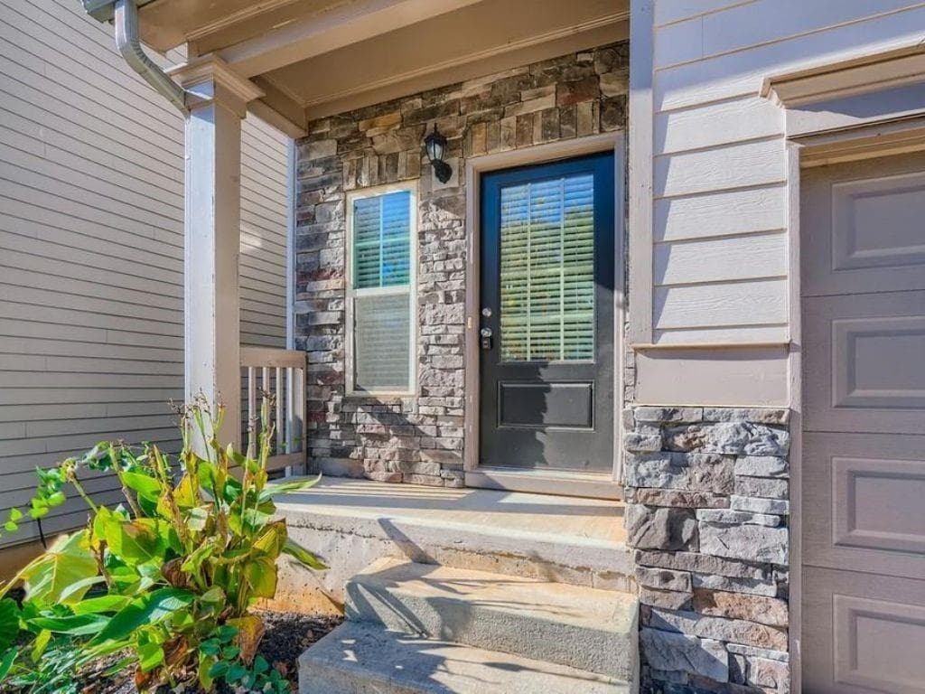 3 bedroom, 3 bathroom, 2,012 sq ft single family residence for rent at 3448 Woodward Down Trail, Buford, GA 30519 for $2,300 a month — photo 2