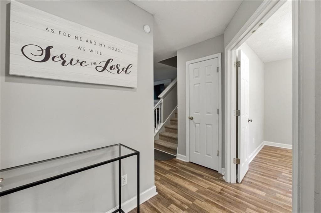 3 bedroom, 3 bathroom, 1,740 sq ft single family residence for sale at 7107 Springchase Way, Austell, GA 30168 — photo 4