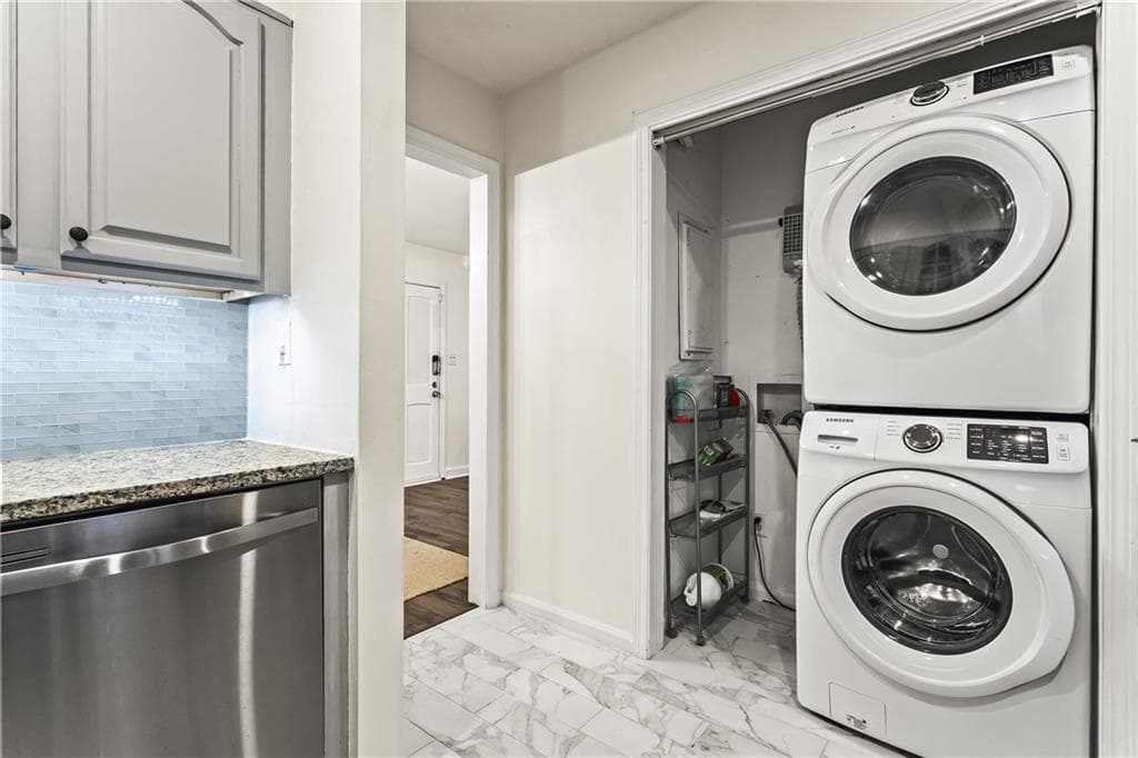 2 bedroom, 2 bathroom, 1,100 sq ft condominium for sale at 53 La Rue Place, Atlanta, GA 30327 — photo 9