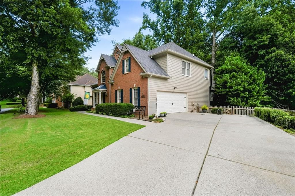 5 bedroom, 4 bathroom, 3,685 sq ft single family residence for sale at 540 Sheringham Lane, Alpharetta, GA 30005 — photo 5