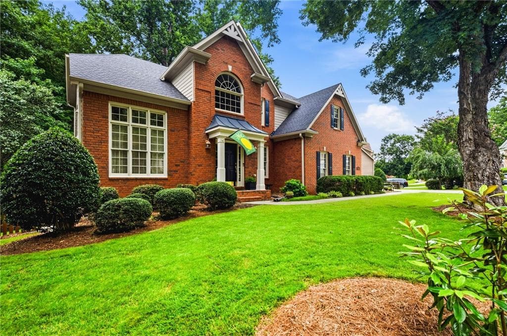 5 bedroom, 4 bathroom, 3,685 sq ft single family residence for sale at 540 Sheringham Lane, Alpharetta, GA 30005 — photo 6