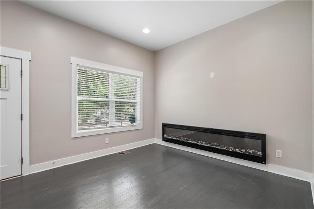 4 bedroom, 4 bathroom, 2,694 sq ft single family residence under contract at 1955 Meadow Lane, Decatur, GA 30032 — photo 3