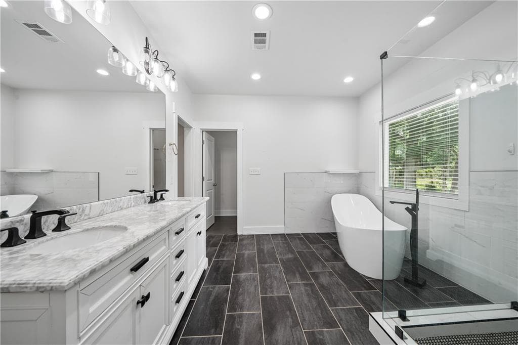 4 bedroom, 4 bathroom, 2,694 sq ft single family residence under contract at 1955 Meadow Lane, Decatur, GA 30032 — photo 6