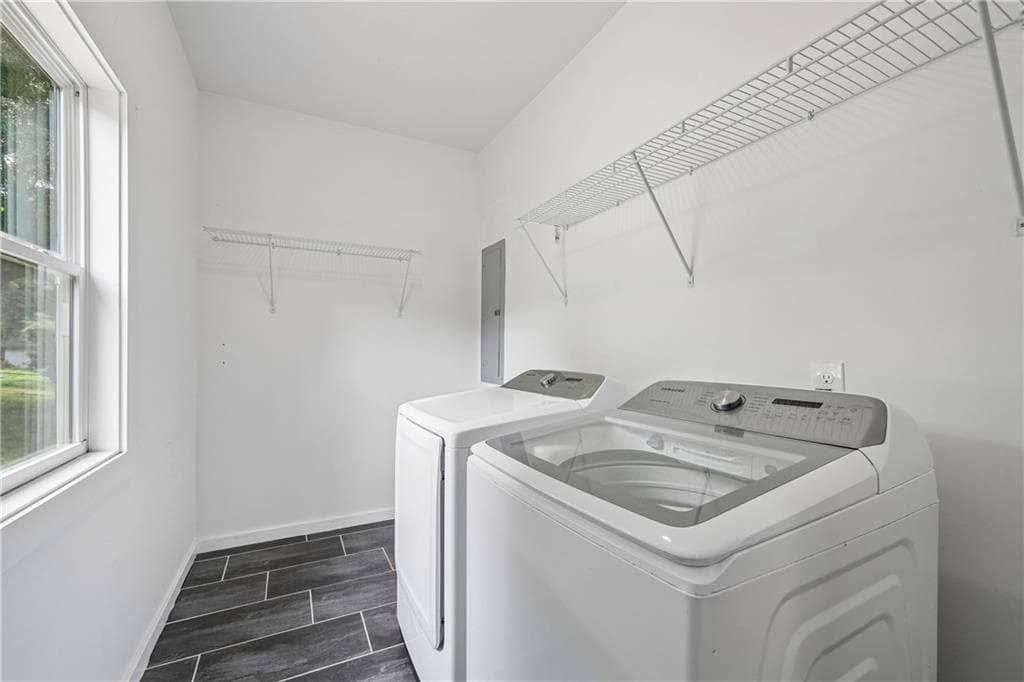 4 bedroom, 4 bathroom, 2,694 sq ft single family residence under contract at 1955 Meadow Lane, Decatur, GA 30032 — photo 10