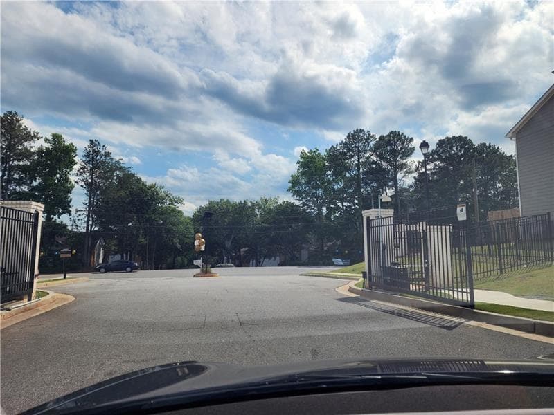 3 bedroom, 3 bathroom, 2,357 sq ft townhouse for rent at 5520 Rock Place Court, Norcross, GA 30093 for $2,700 a month — photo 2