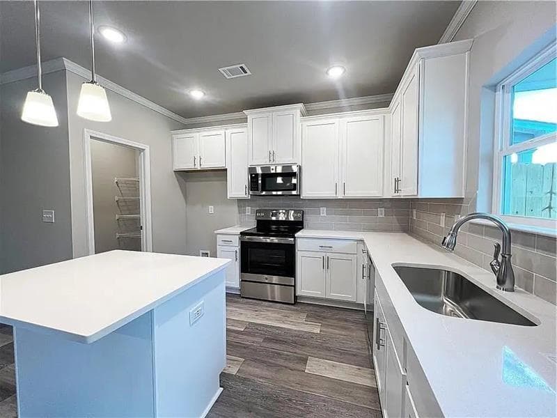 3 bedroom, 3 bathroom, 2,357 sq ft townhouse for rent at 5520 Rock Place Court, Norcross, GA 30093 for $2,700 a month — photo 8