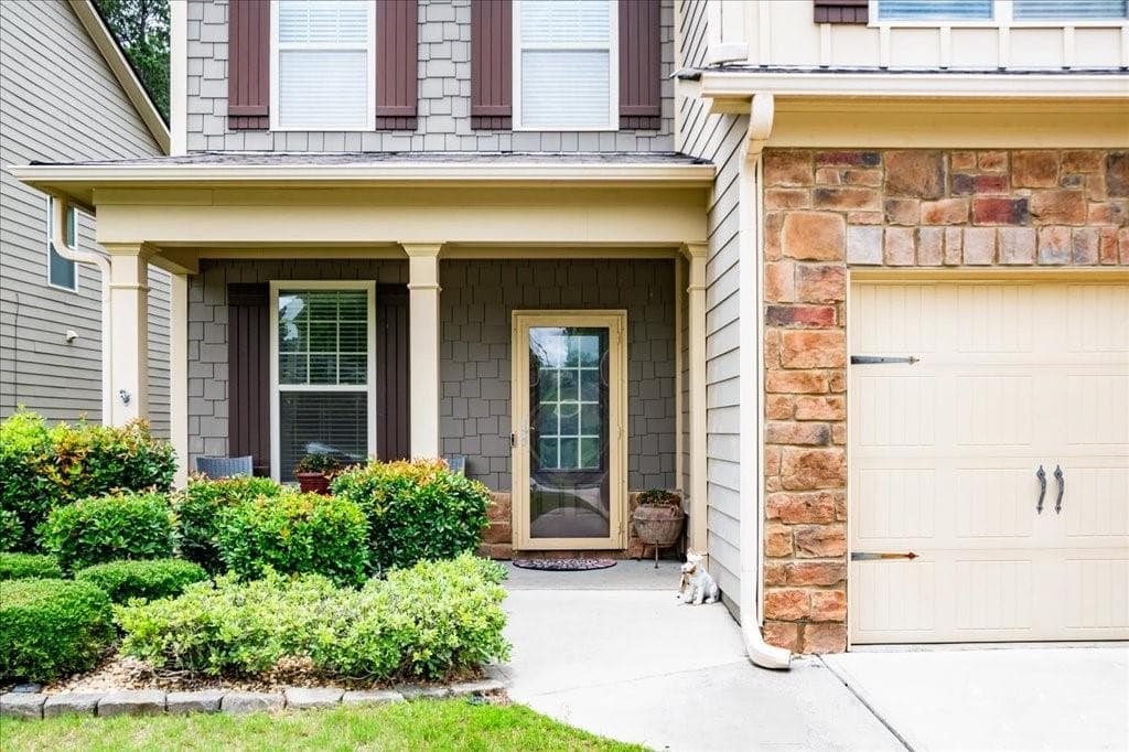 5 bedroom, 4 bathroom, 3,365 sq ft single family residence under contract at 7306 Parkland Bend, Fairburn, GA 30213 — photo 3