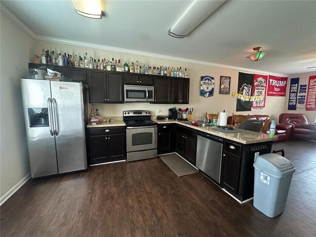 3 bedroom, 4 bathroom, 1,728 sq ft single family residence for rent at 194 Strickland Avenue, Athens, GA 30601 for $1,950 a month — photo 2