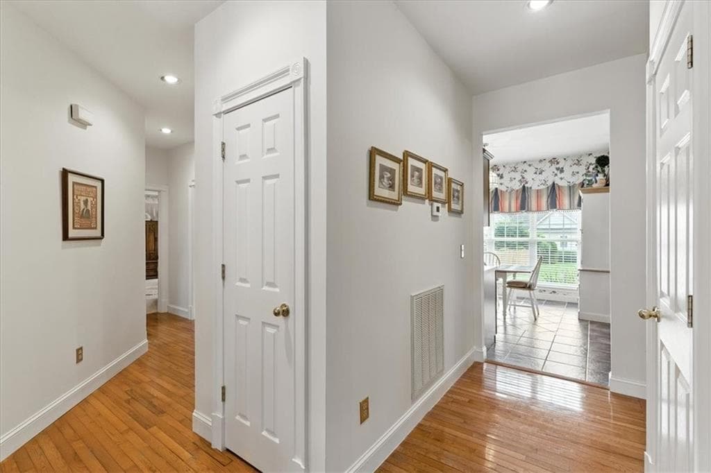 4 bedroom, 3 bathroom, 2,280 sq ft single family residence for sale at 3 Belmont Court, Rome, GA 30161 — photo 6