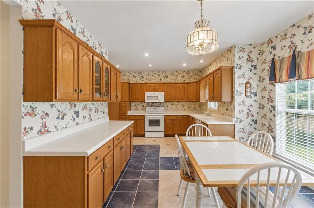 4 bedroom, 3 bathroom, 2,280 sq ft single family residence for sale at 3 Belmont Court, Rome, GA 30161 — photo 7