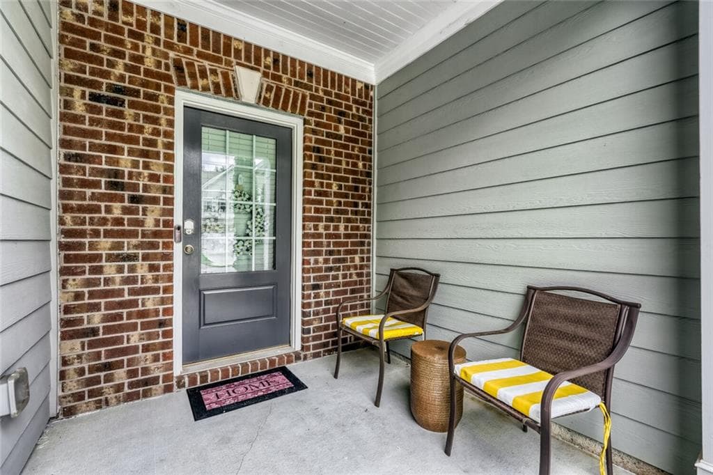3 bedroom, 3 bathroom, 1,933 sq ft townhouse for sale at 6216 Thorncrest Drive, Tucker, GA 30084 — photo 5