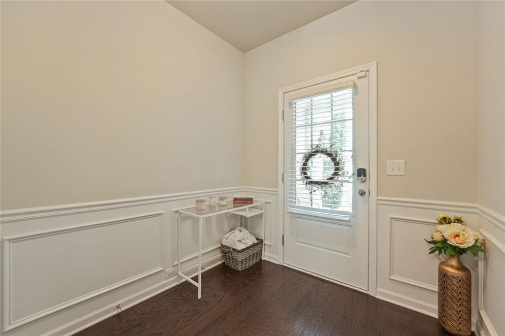 3 bedroom, 3 bathroom, 1,933 sq ft townhouse for sale at 6216 Thorncrest Drive, Tucker, GA 30084 — photo 6