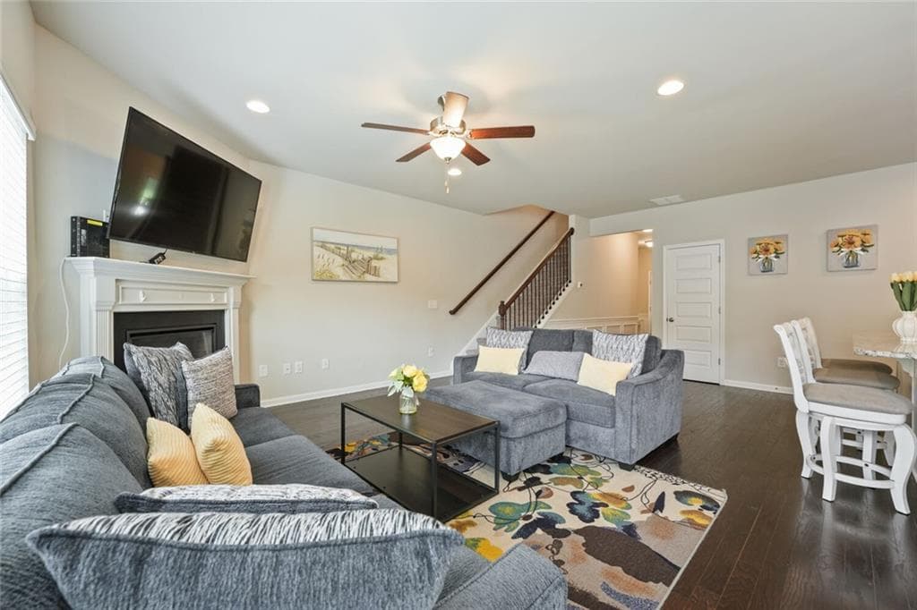 3 bedroom, 3 bathroom, 1,933 sq ft townhouse for sale at 6216 Thorncrest Drive, Tucker, GA 30084 — photo 9
