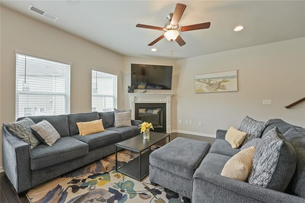 3 bedroom, 3 bathroom, 1,933 sq ft townhouse for sale at 6216 Thorncrest Drive, Tucker, GA 30084 — photo 10