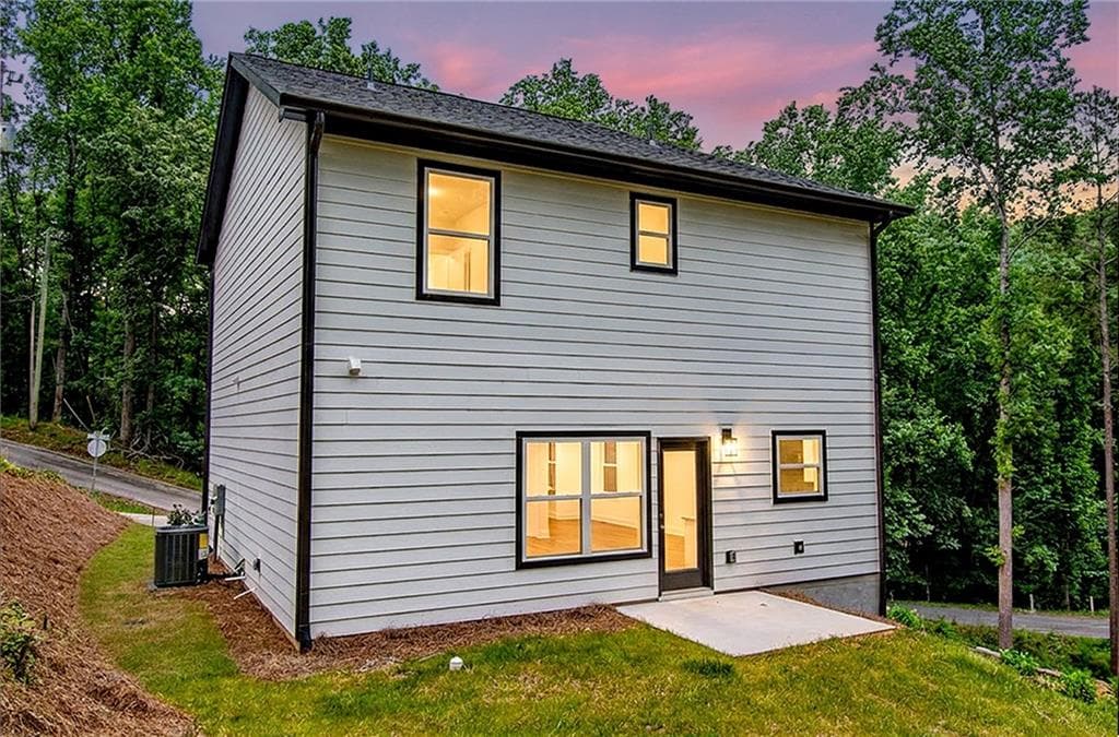 3 bedroom, 3 bathroom, 1,450 sq ft single family residence under contract at 7603 Beachwood Drive, Murrayville, GA 30564 — photo 6