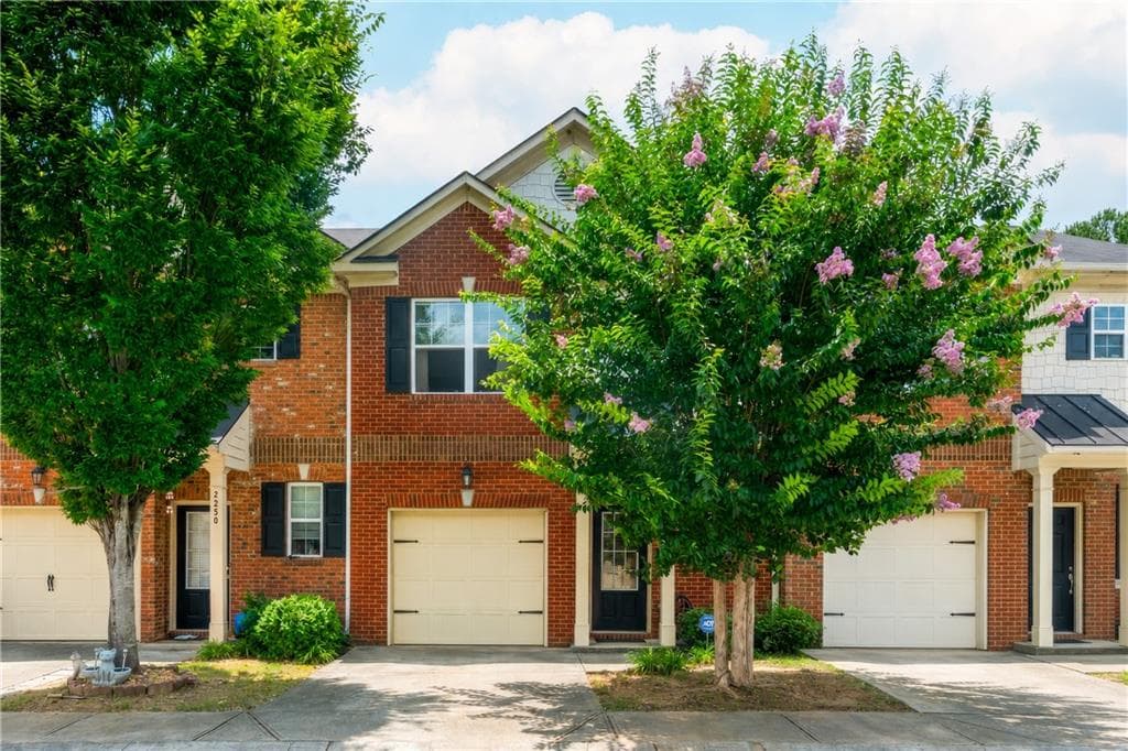 3 bedroom, 3 bathroom, 1,574 sq ft townhouse under contract at 2240 Ferentz Trace, Norcross, GA 30071