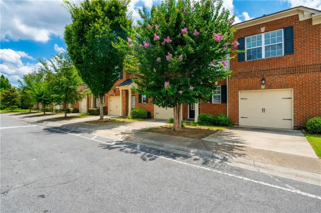 3 bedroom, 3 bathroom, 1,574 sq ft townhouse under contract at 2240 Ferentz Trace, Norcross, GA 30071 — photo 3