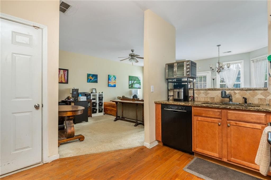 3 bedroom, 3 bathroom, 1,574 sq ft townhouse under contract at 2240 Ferentz Trace, Norcross, GA 30071 — photo 7