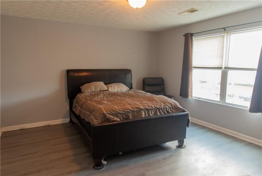 3 bedroom, 2 bathroom, 1,292 sq ft condominium for sale at 12301 Fairington Ridge Circle, Lithonia, GA 30038 — photo 2