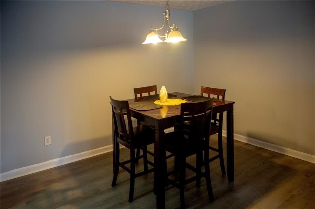 3 bedroom, 2 bathroom, 1,292 sq ft condominium for sale at 12301 Fairington Ridge Circle, Lithonia, GA 30038 — photo 6