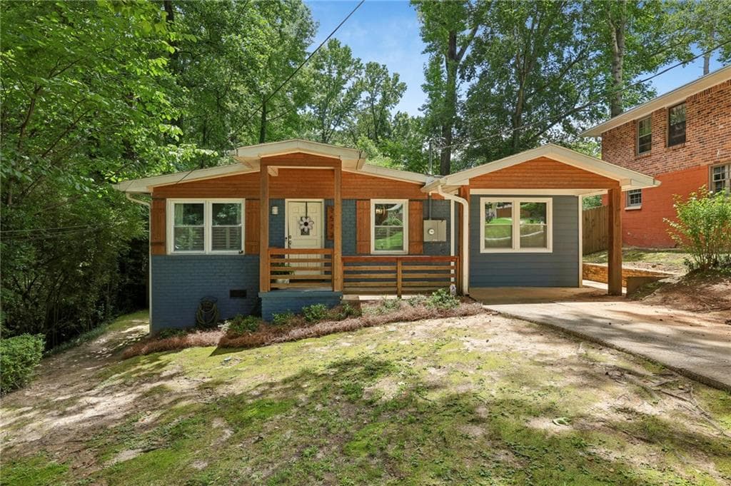 3 bedroom, 2 bathroom, 1,358 sq ft single family residence sold at 2572 Warwick Circle, Atlanta, GA 30345