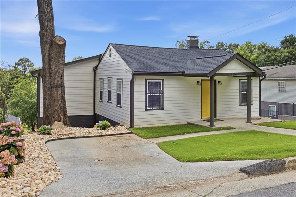 4 bedroom, 2 bathroom, 1,144 sq ft single family residence for sale at 1756 Mary George Avenue, Atlanta, GA 30318 — photo 5