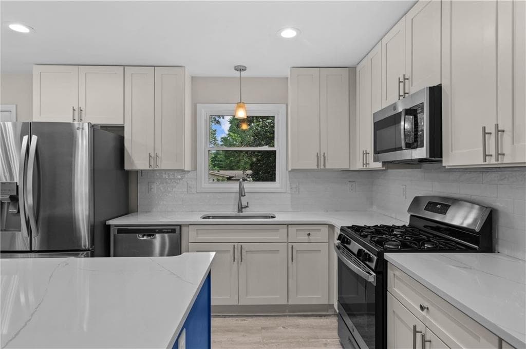3 bedroom, 2 bathroom, 1,152 sq ft single family residence for sale at 551 Floyd Drive, Smyrna, GA 30082 — photo 10