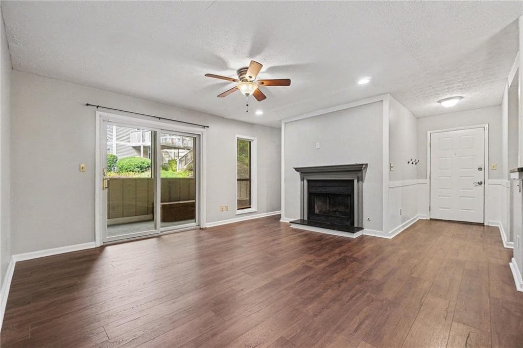 2 bedroom, 1 bathroom, 1,126 sq ft condominium under contract at 616 Wynnes Ridge Circle, Marietta, GA 30067 — photo 3