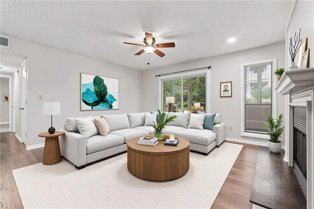 2 bedroom, 1 bathroom, 1,126 sq ft condominium under contract at 616 Wynnes Ridge Circle, Marietta, GA 30067 — photo 4