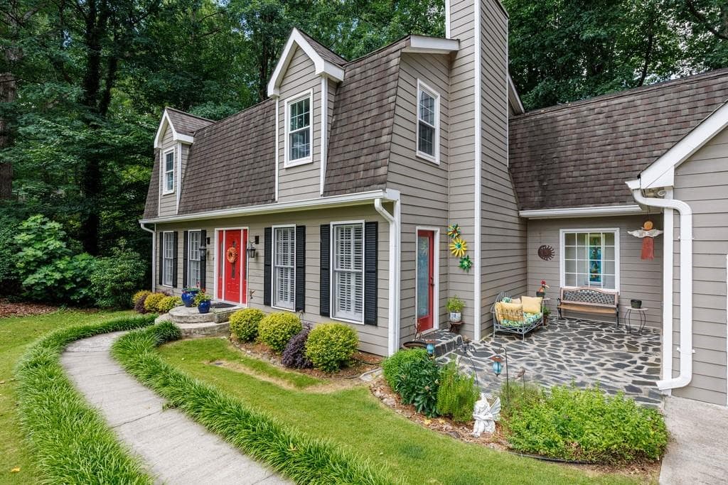 5 bedroom, 4 bathroom, 3,044 sq ft single family residence for sale at 4002 Edgewood Court, Marietta, GA 30068 — photo 3