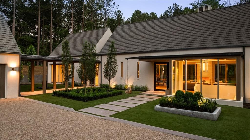 5 bedroom, 6 bathroom, 5,126 sq ft single family residence for sale at 3 Sardis Trail, Chattahoochee Hills, GA 30268 — photo 2