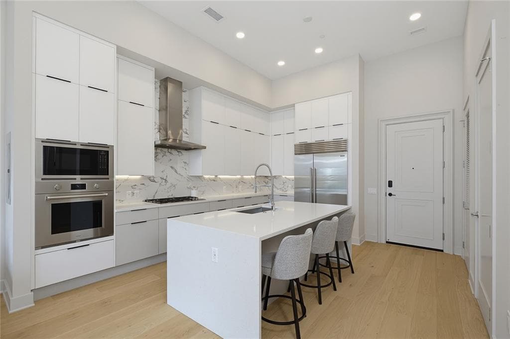 1 bedroom, 2 bathroom, 936 sq ft condominium for rent at 40 12th Street 802, Atlanta, GA 30309 for $4,100 a month — photo 4