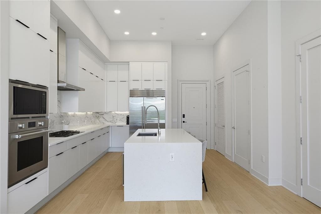 1 bedroom, 2 bathroom, 936 sq ft condominium for rent at 40 12th Street 802, Atlanta, GA 30309 for $4,100 a month — photo 7