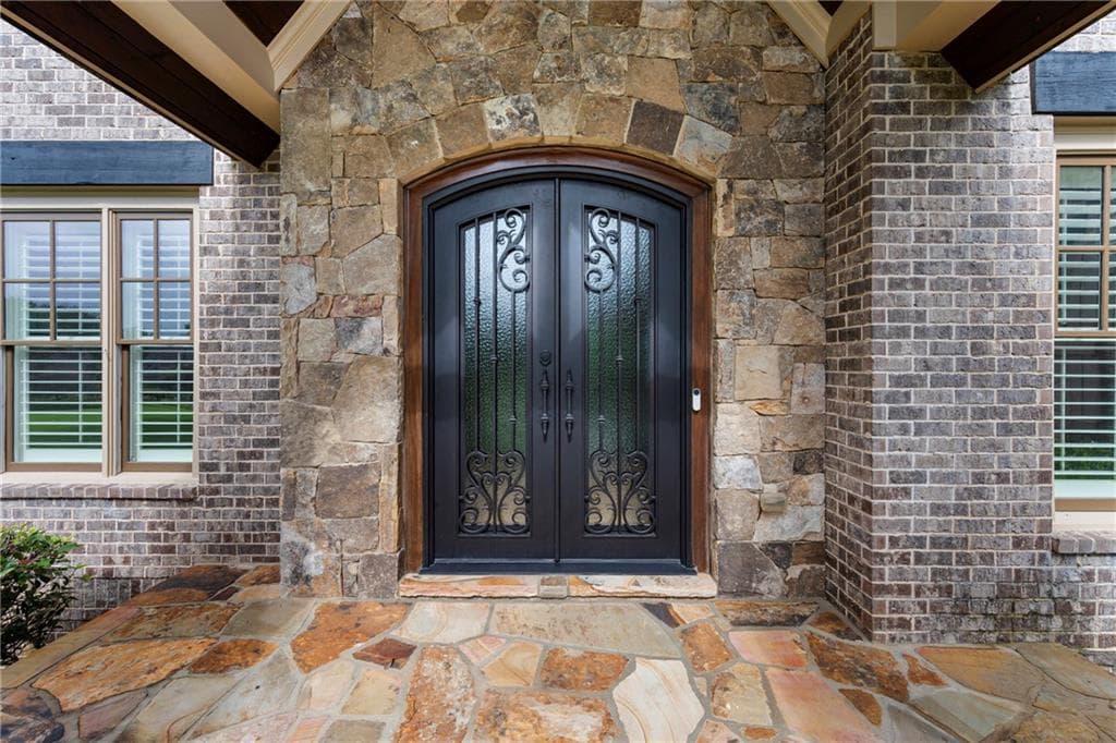 6 bedroom, 6 bathroom, 6,200 sq ft single family residence for sale at 2220 Cambridge Hill Court, Dacula, GA 30019 — photo 6