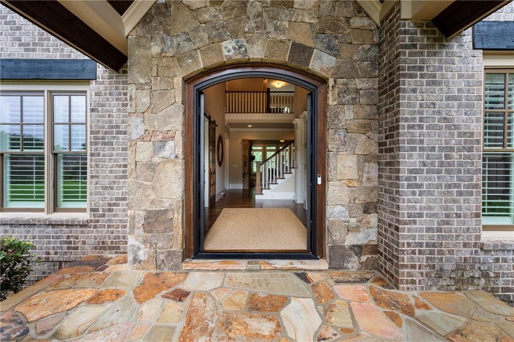 6 bedroom, 6 bathroom, 6,200 sq ft single family residence for sale at 2220 Cambridge Hill Court, Dacula, GA 30019 — photo 7