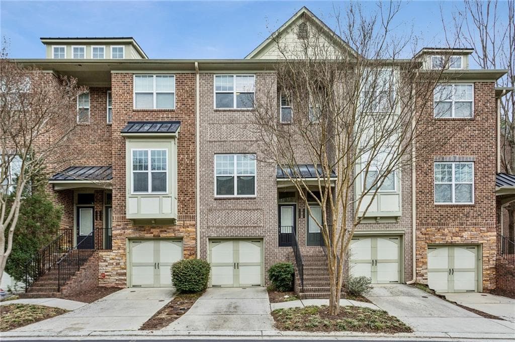 3 bedroom, 4 bathroom, 2,283 sq ft townhouse for sale at 1972 Cobblestone Circle, Atlanta, GA 30319 — photo 1 of 28