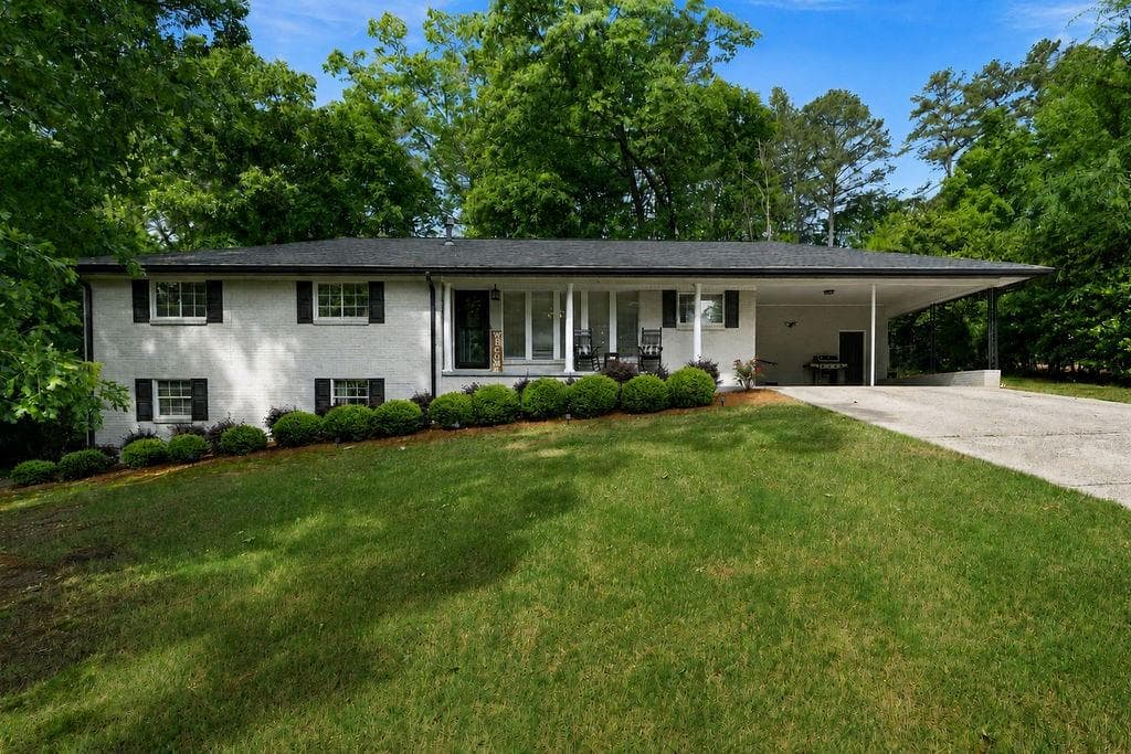 4 bedroom, 2 bathroom, 2,442 sq ft single family residence for sale at 212 Sherwood Drive, Calhoun, GA 30701 — photo 1 of 50