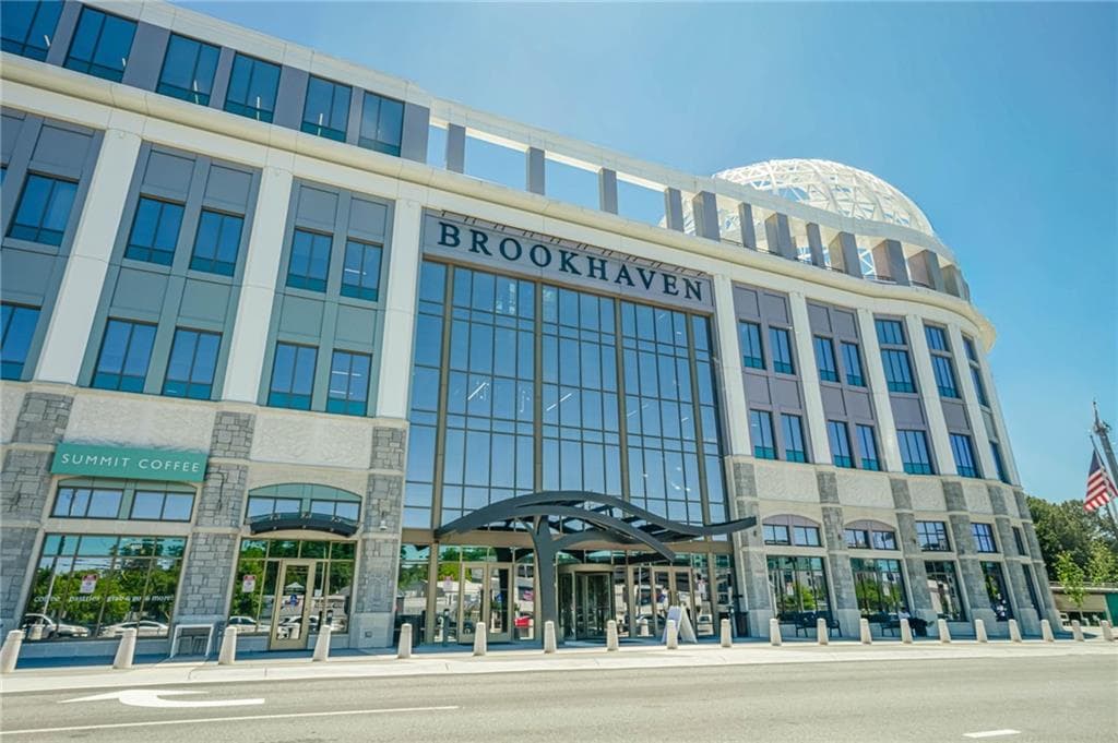 2 bedroom, 2 bathroom, 1,000 sq ft condominium under contract at 3510 Roswell Road H1, Atlanta, GA 30326 — photo 6