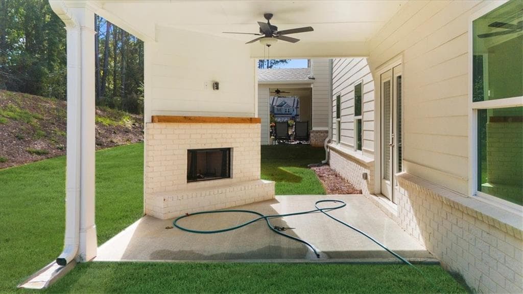 4 bedroom, 3 bathroom, 2,622 sq ft single family residence for sale at 5582 Overview Drive, Flowery Branch, GA 30542 — photo 2