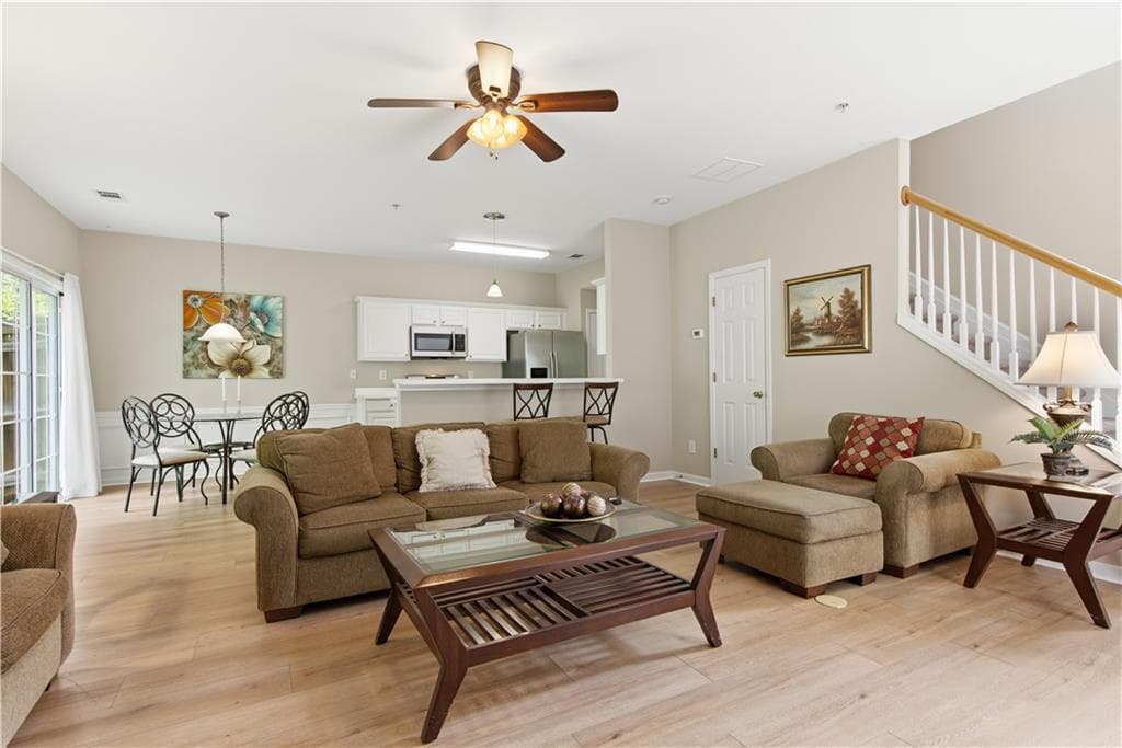 3 bedroom, 3 bathroom, 1,554 sq ft townhouse under contract at 120 Regent Place, Woodstock, GA 30188 — photo 9