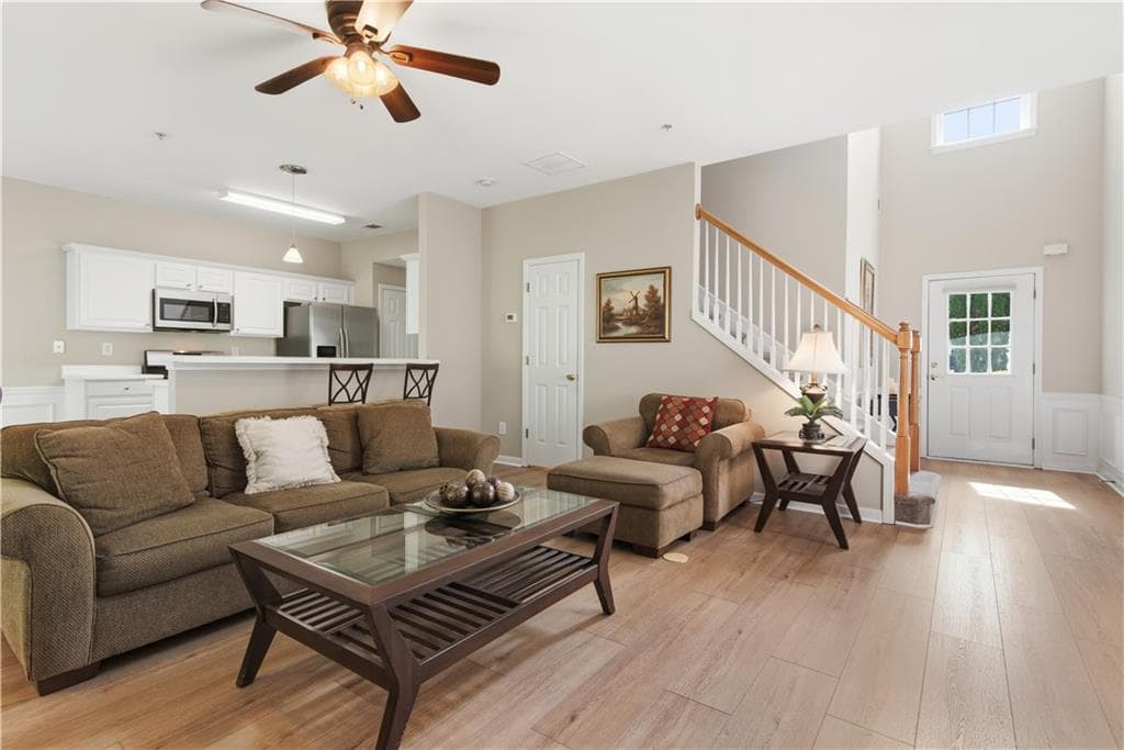 3 bedroom, 3 bathroom, 1,554 sq ft townhouse under contract at 120 Regent Place, Woodstock, GA 30188 — photo 6