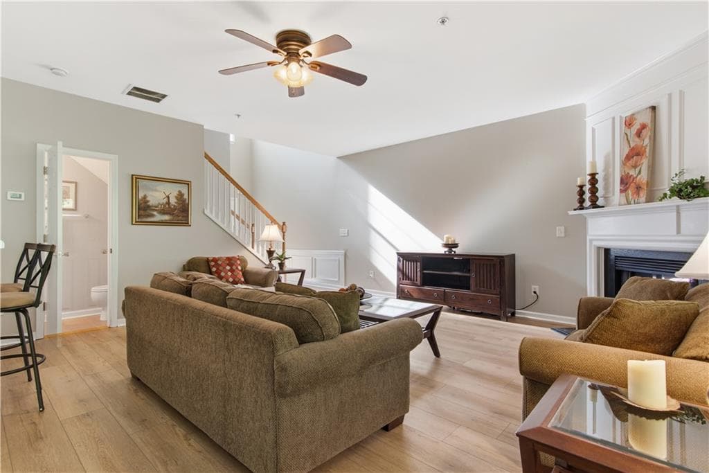 3 bedroom, 3 bathroom, 1,554 sq ft townhouse under contract at 120 Regent Place, Woodstock, GA 30188 — photo 10