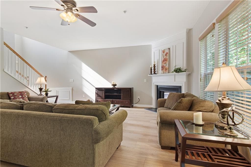 3 bedroom, 3 bathroom, 1,554 sq ft townhouse under contract at 120 Regent Place, Woodstock, GA 30188 — photo 5