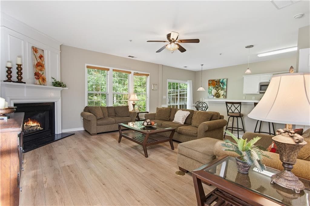 3 bedroom, 3 bathroom, 1,554 sq ft townhouse under contract at 120 Regent Place, Woodstock, GA 30188 — photo 7